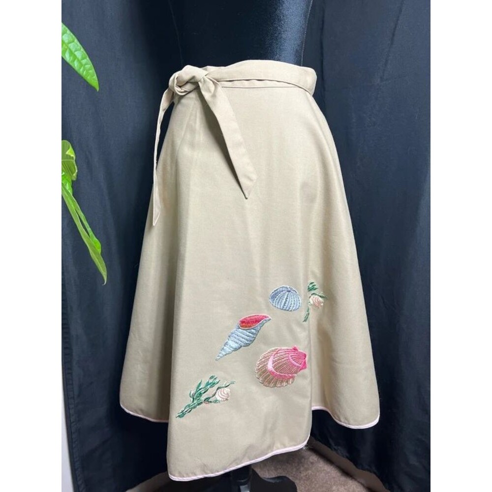 Shirley Gadol Vintage Seashell Embroidered True Wrap Skirt Medium